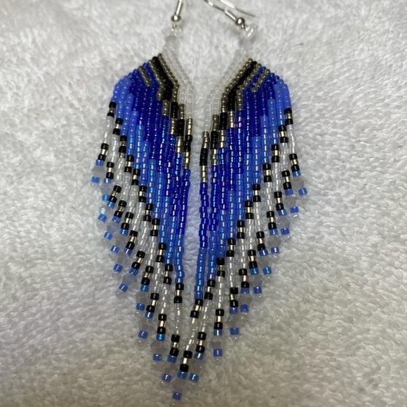 NEW!!!   JEWELRY FROM THE HEART Fringe Earrings - Picture 4 of 4